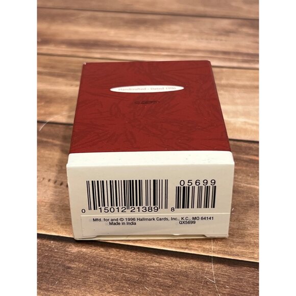 1996 HALLMARK KEEPSAKE ORNAMENT QX5699 GRANDSON PUPPY ON SLED - Picture 4 of 9